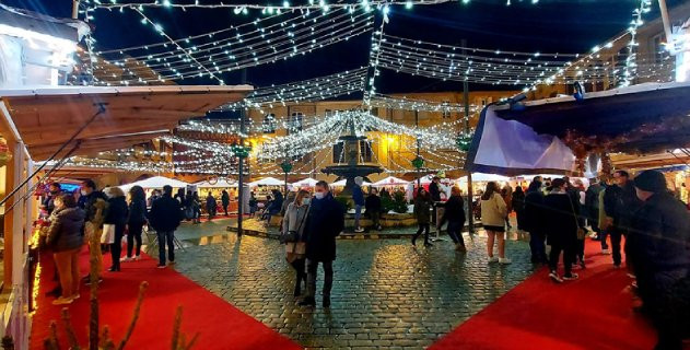 March&eacute; de No&euml;l